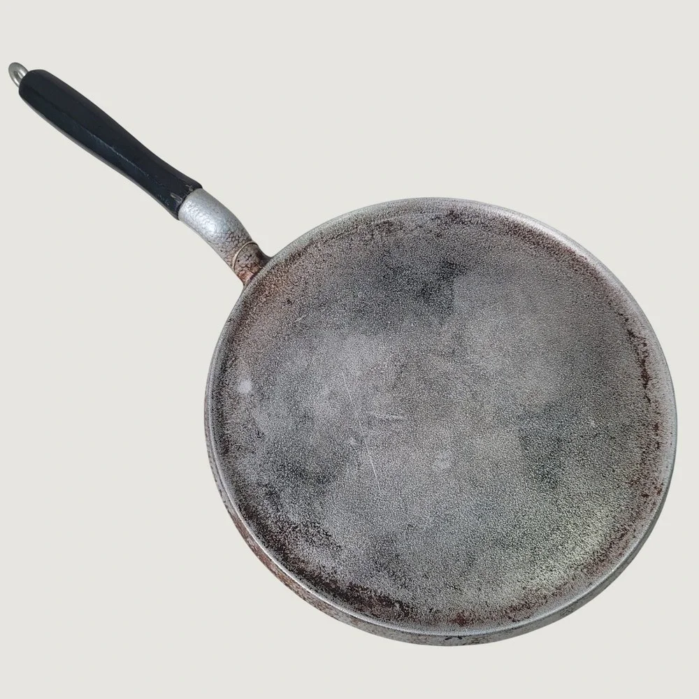 VTG Hammered Aluminum Round Griddle Pan Wood Handle Flat Crepe Pancake Skillet